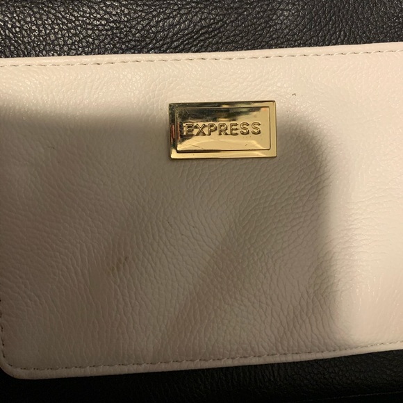 Express Wristlet/Clutch - Picture 2 of 4